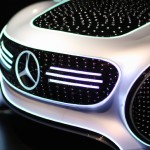 یک خودرو برقی زیبا که شرکت Benz آن را ساخته است.