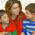 مادر با دو فرزند پسر کوچک