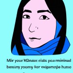 تصویر یک دختر خوشگل چهل و سه ساله با ابروهای کشیده موهای مشکی و روسری ابی و دماغ قلمی