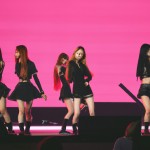 گروه بلک پینک در حال اجرا روی صحنه