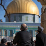 نماز جماعت در قبة الصخره به امامت ایت الله خامنه ای