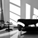 یک اتاق مینیمال سیاه و سفید