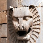 تصویر سر ستون شیر تخت جمشید