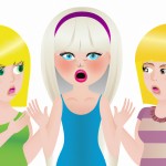 دختری با موهای سفید با چهره ای مغرور که دو دختر دیگر دعوا می کند
