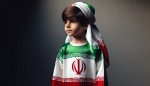 عکس پسر بچه ایرانی همراه با لباس به پرچم ایرانی