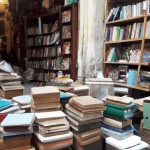 یه کتاب فروشی کوچک در بازار تبریز