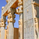 یه خونه از زمان هخامنشیان برام بساز