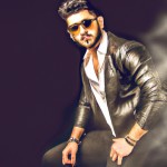 عکس آرش کمانگیر رو میخوام با جزییات زیاد اغراق شده