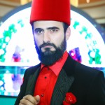 یک مرد ایرانی، پولدار، خوش تیپ، مذهبی، سالم، قوی، پرانرژی، مقتدر، مهربان، موفق، پر توان