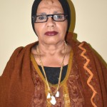 عکس مادری نجیب و محجبه در خانه